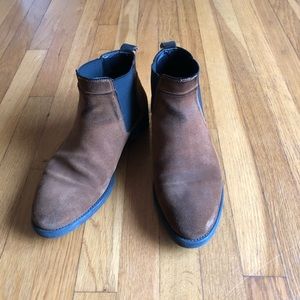 Men’s Size 9 Zara Brown Suede Chelsea boots.
